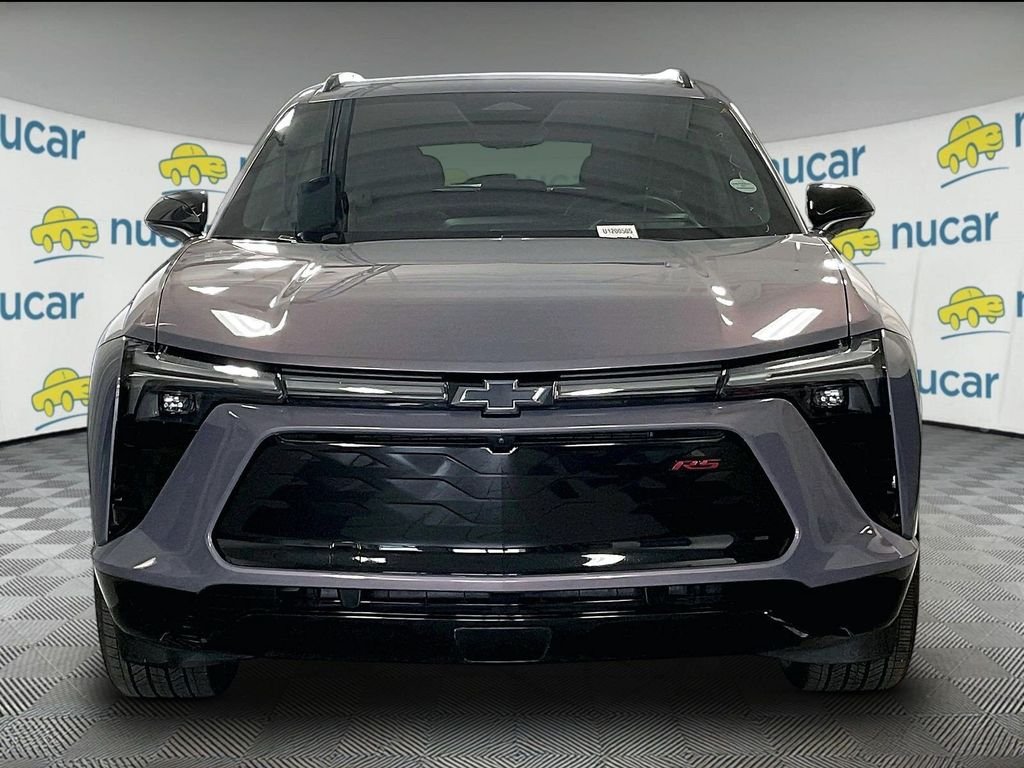 Used 2025 Gray Chevrolet RS image 2