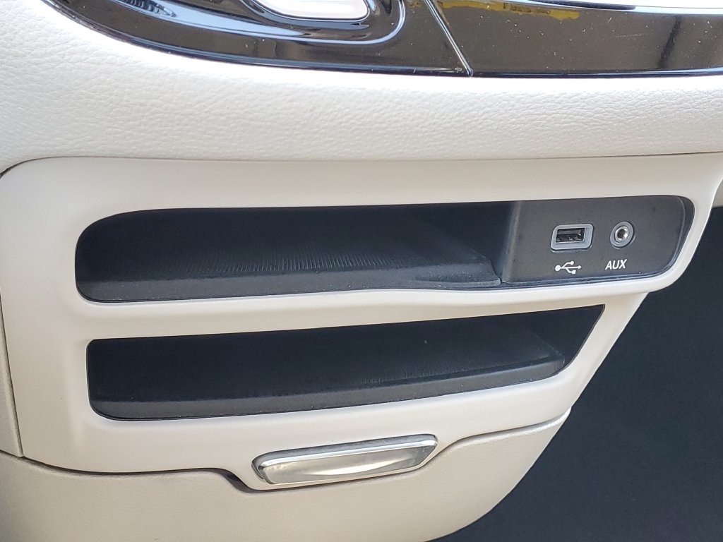 Used 2018 Billet Silver Metallic Chrysler Limited image 30