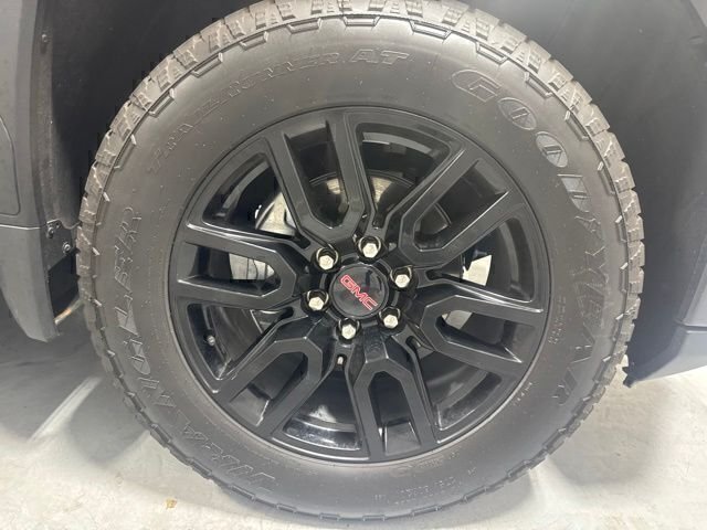 Used 2026 Silver GMC Elevation image 4