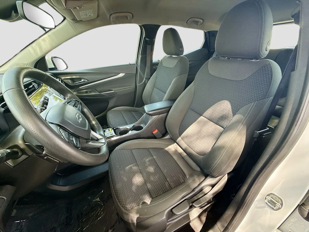 Used 2022 White Chevrolet LT image 19