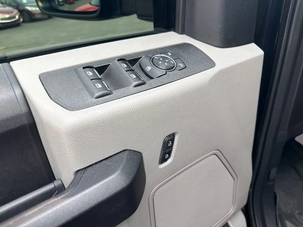 Used 2021 Blue Ford XL image 11