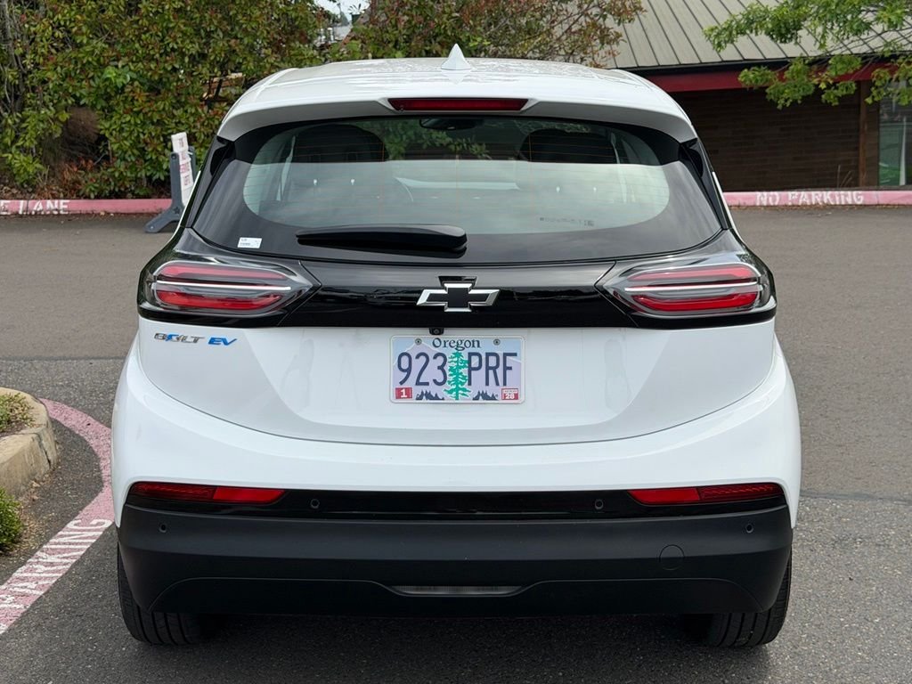 Used 2023 Summit White Chevrolet 2LT image 5