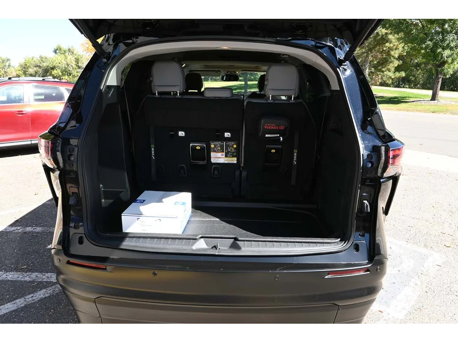 2025 Toyota Sienna XLE - Photo 22