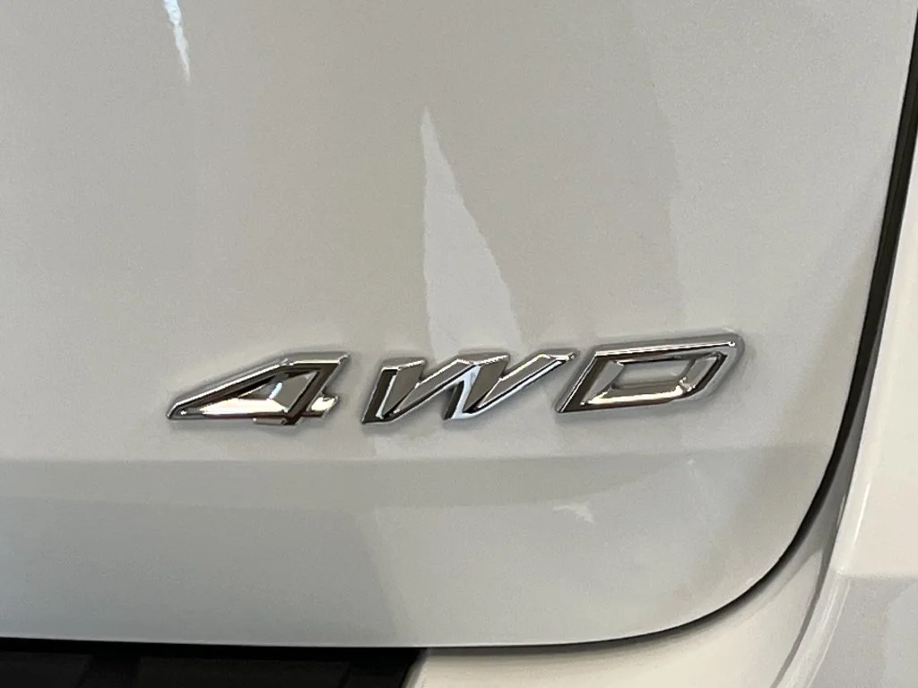 New 2026 Star White Metallic Tri-Coat Ford Platinum™ image 31