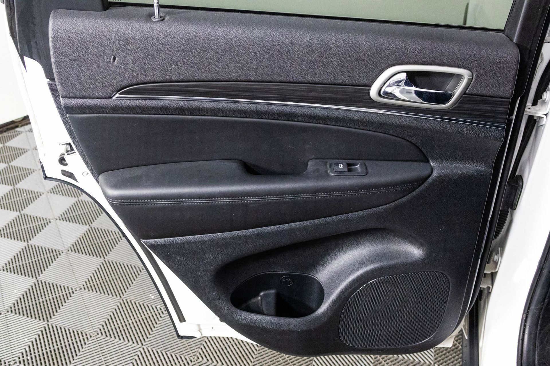 2022 JEEP GRAND CHEROKEE - Image 32