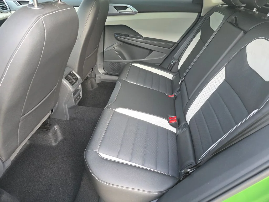 New 2026 Bright Moss Green Metallic Volkswagen 1.5T SEL image 16