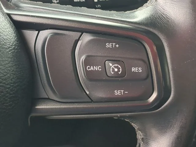 Used 2020 Orange Jeep Sport S image 18