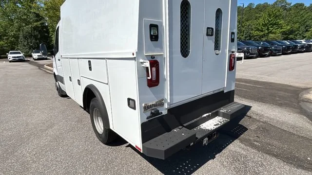 Used 2018 White Mercedes-Benz NA image 37