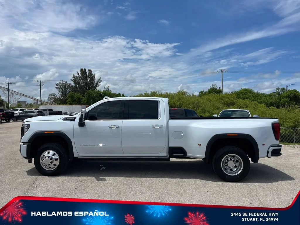 New 2026 Glacier White Tricoat GMC Denali Ultimate DRW image 4