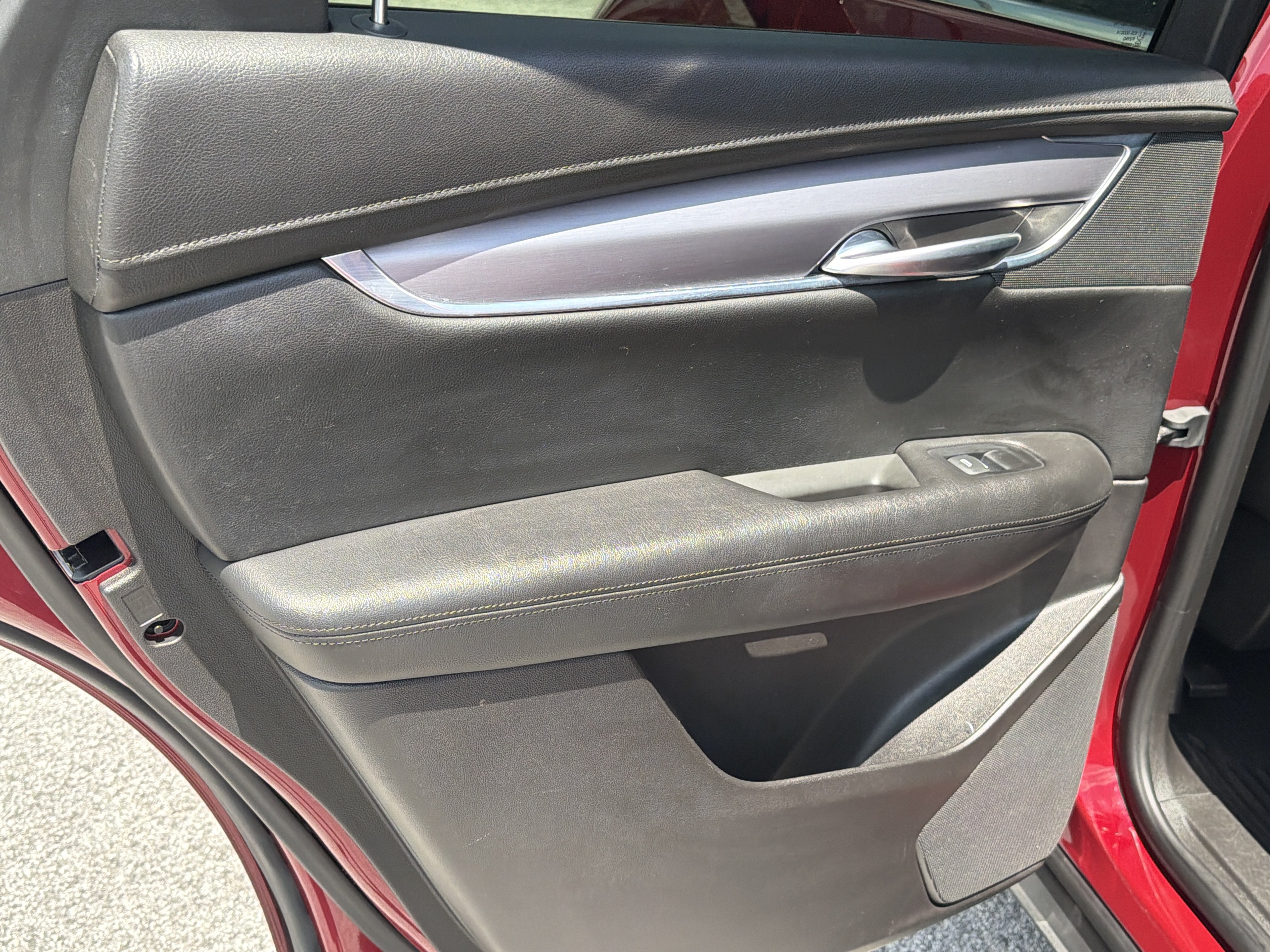 Used 2019 Red Horizon Tintcoat Cadillac Luxury FWD image 22