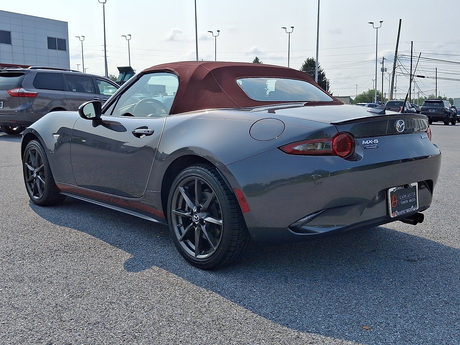 Used 2018 Machine Gray Mazda Club image 8