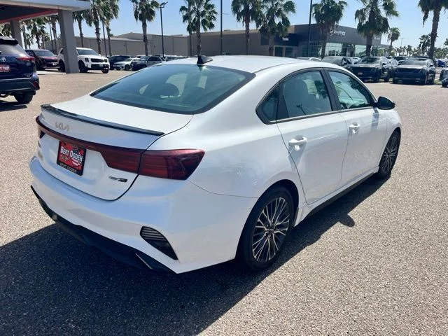 Used 2023 White Kia GT-Line image 6