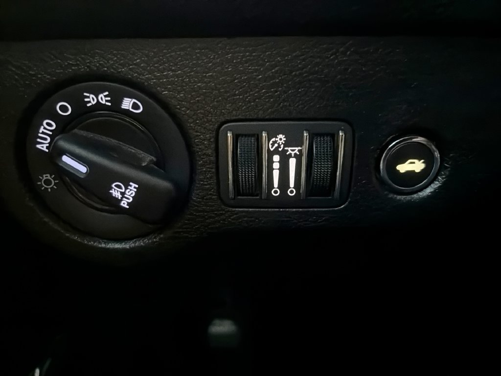 Used 2023 Blue Dodge SXT image 18