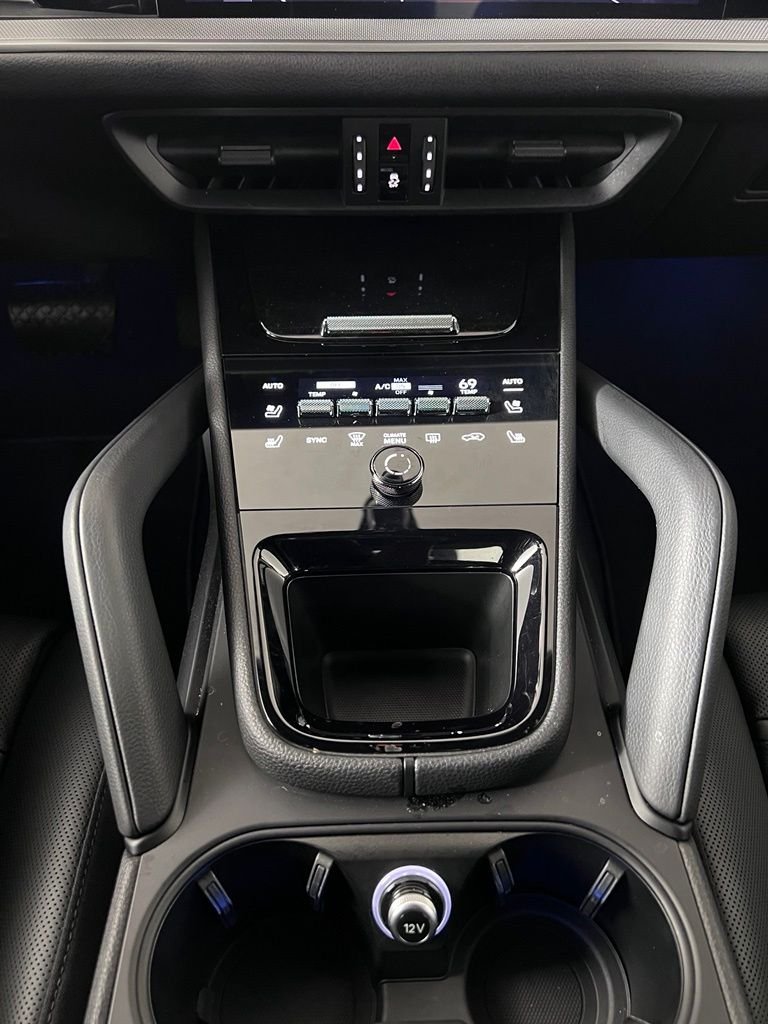 Certified Used 2024  Porsche  image 33