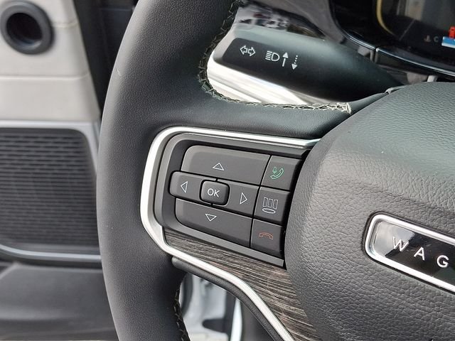 Used 2022 White Jeep Series II image 21