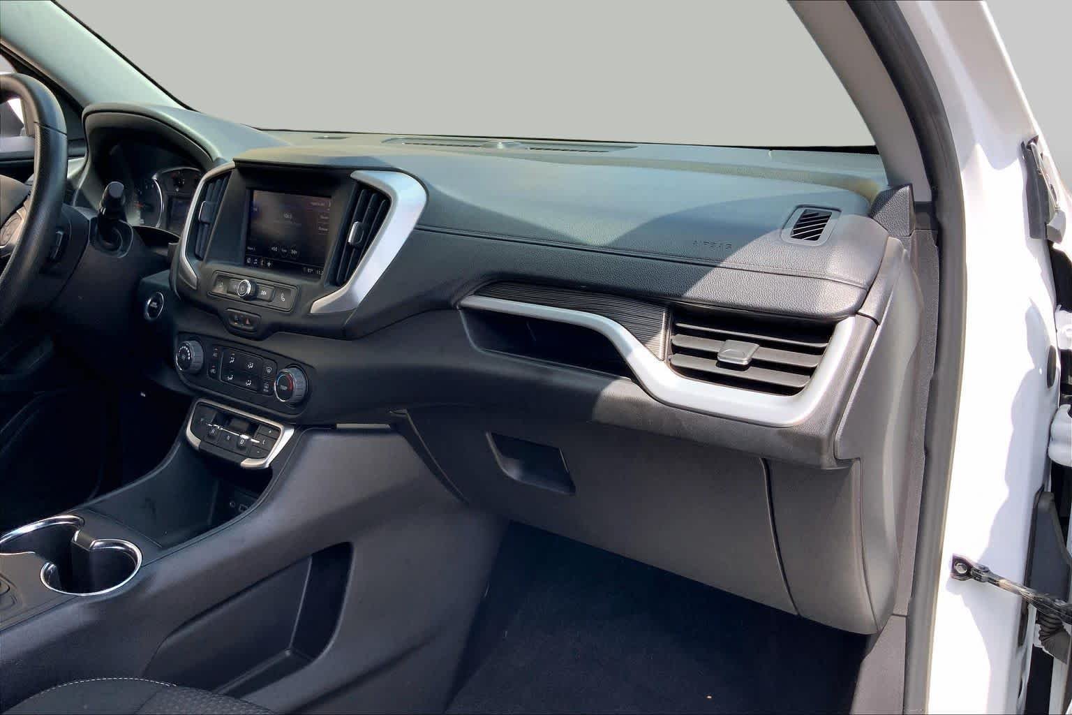 Used 2024 Summit White GMC SLE image 17
