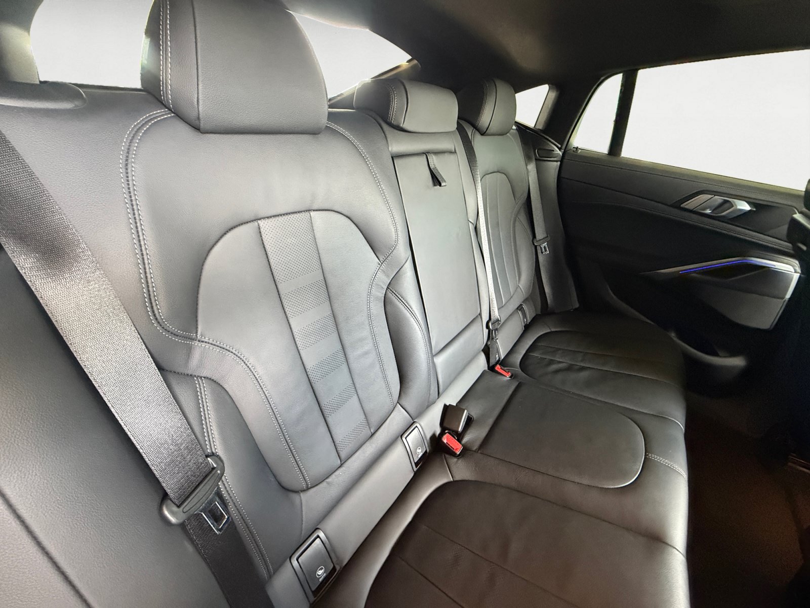 Used 2021 Jet Black BMW sDrive40i image 18