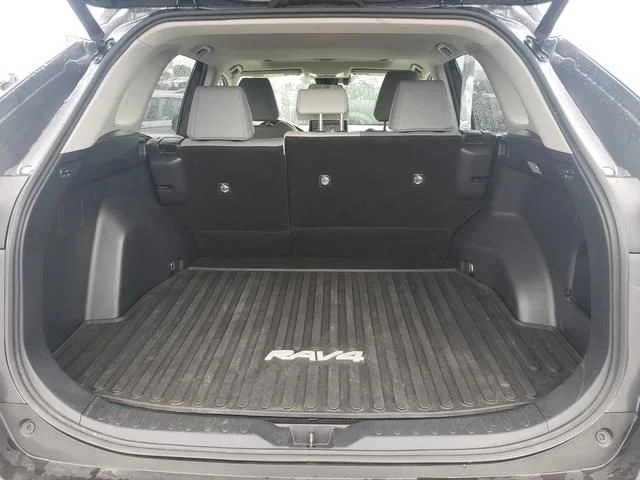 Used 2019 Gray Toyota XLE Premium image 7