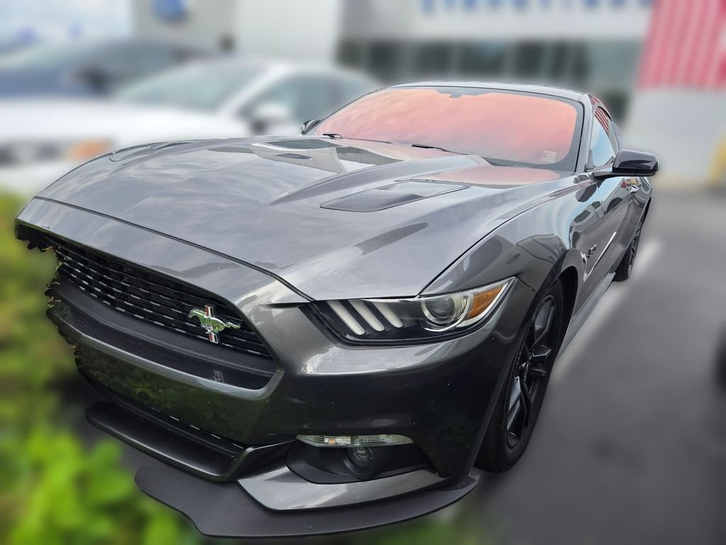 Used 2016 Magnetic Ford GT Premium image 4