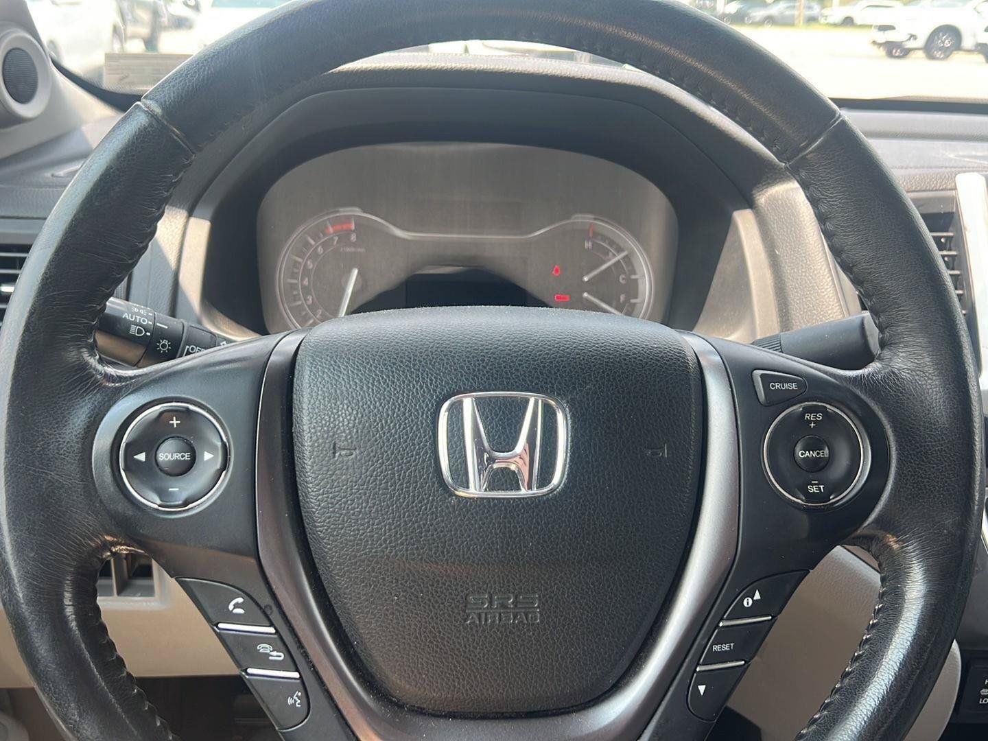 Used 2019 Modern Steel Metallic Honda RTL image 12