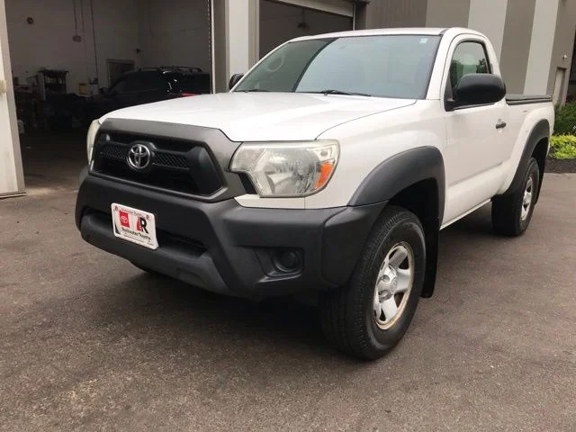 Used 2013 White Toyota Base image 6