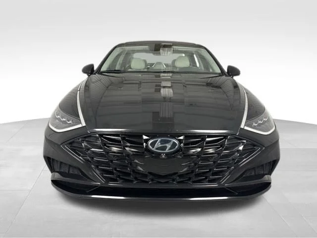 Used 2020 Phantom Black Hyundai Limited image 3