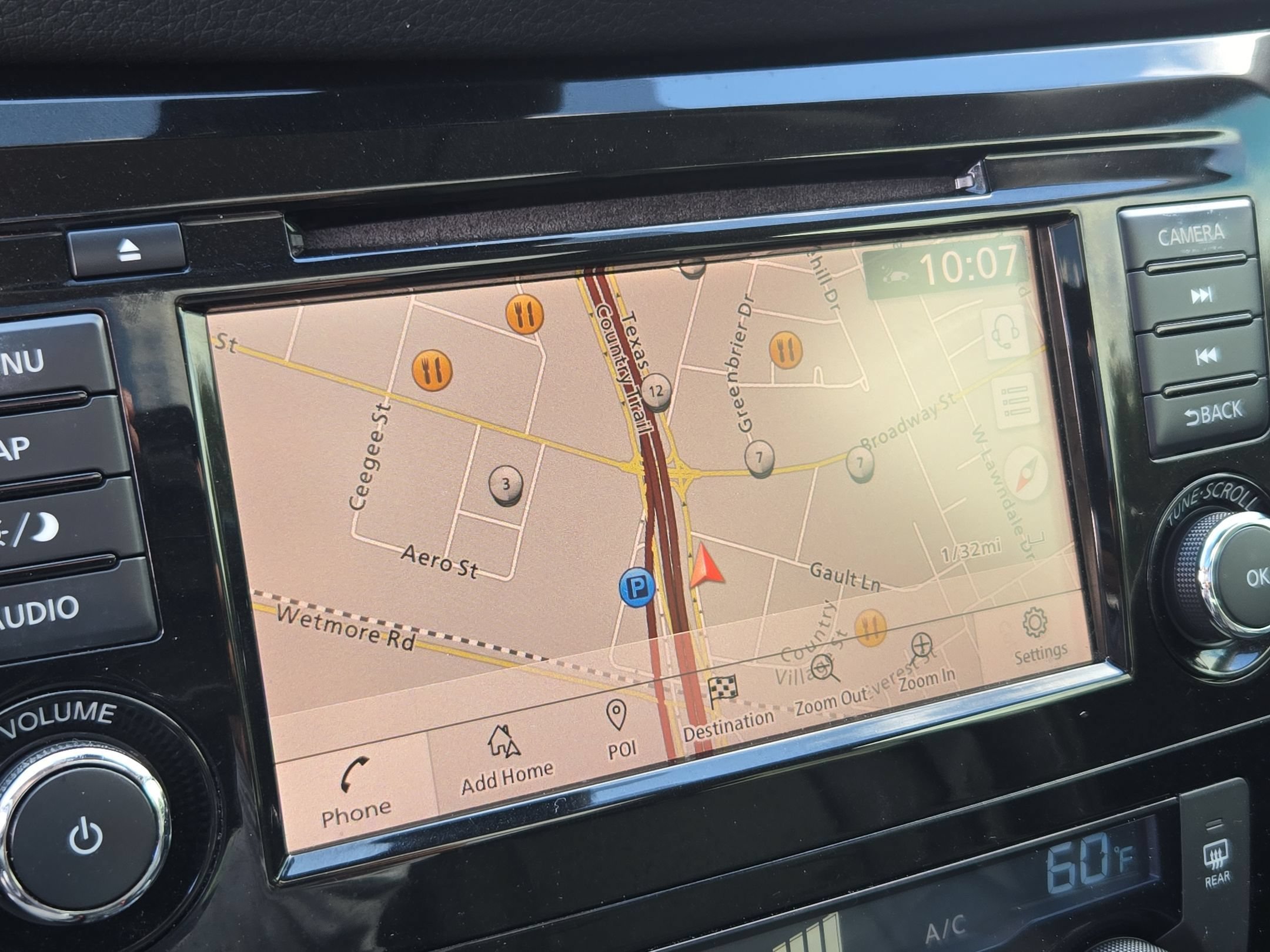 Used 2018 Pearl White Nissan SL image 18