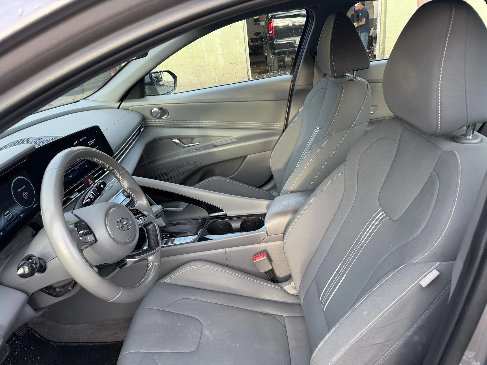 Used 2023 Fluid Metal Hyundai SEL image 8