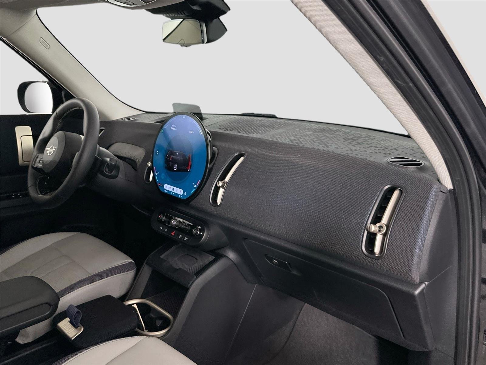 2025 MINI Countryman SE - Photo 24