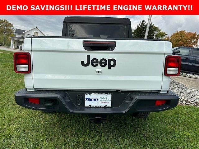 New 2026 Bright White Clear-Coat Exterior Paint Jeep Sport S image 9