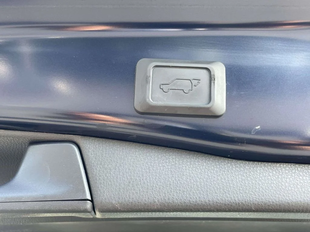 Certified Used 2024  Toyota XLE Premium image 13