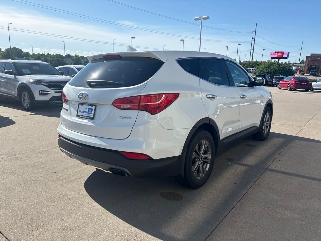 Used 2016 White Hyundai 2.4 Base image 5