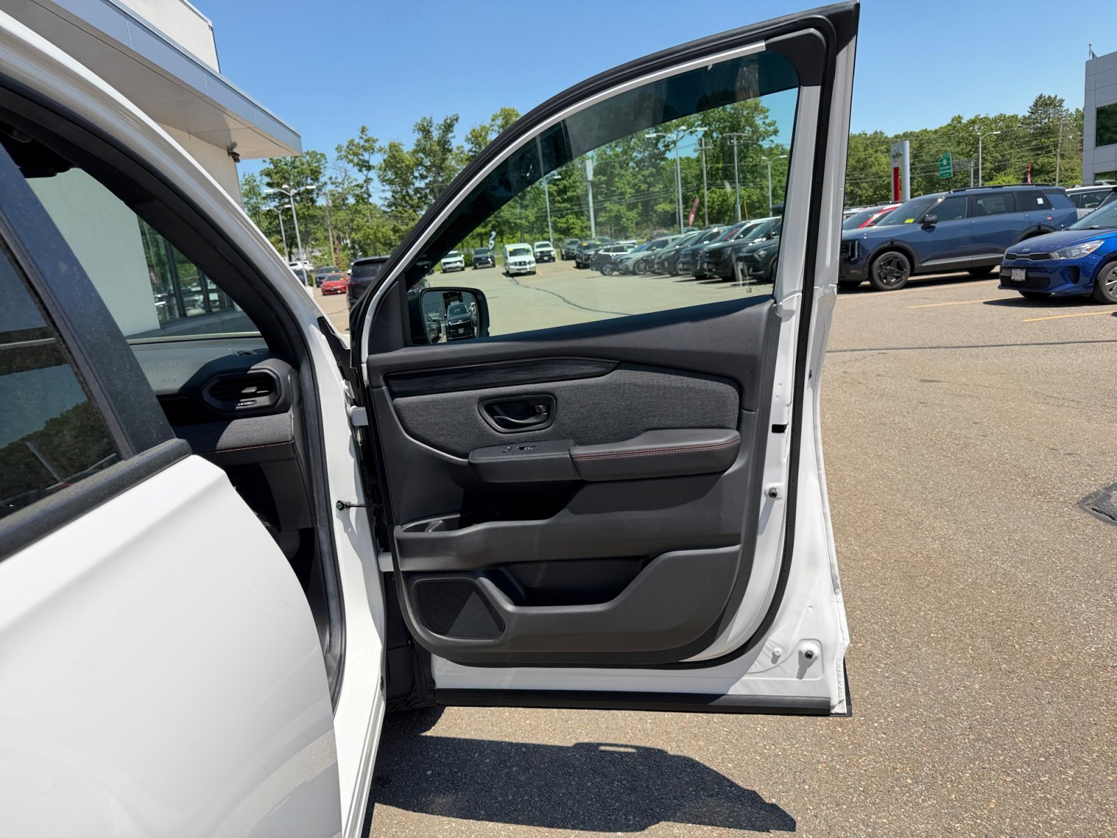 Used 2026 Platinum White Pearl Honda TrailSport image 33