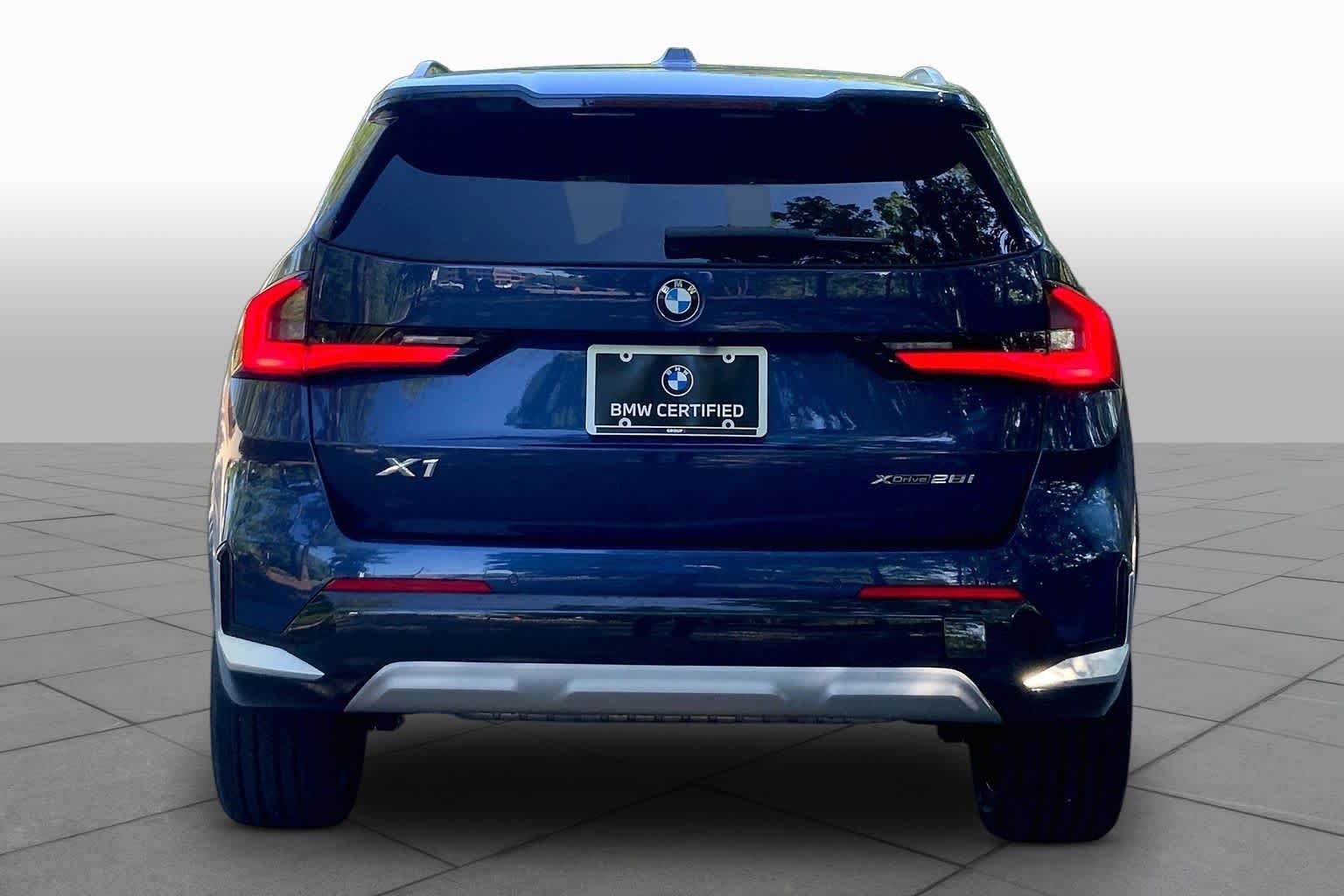 Used 2023 Phytonic Blue Metallic BMW xDrive28i image 4