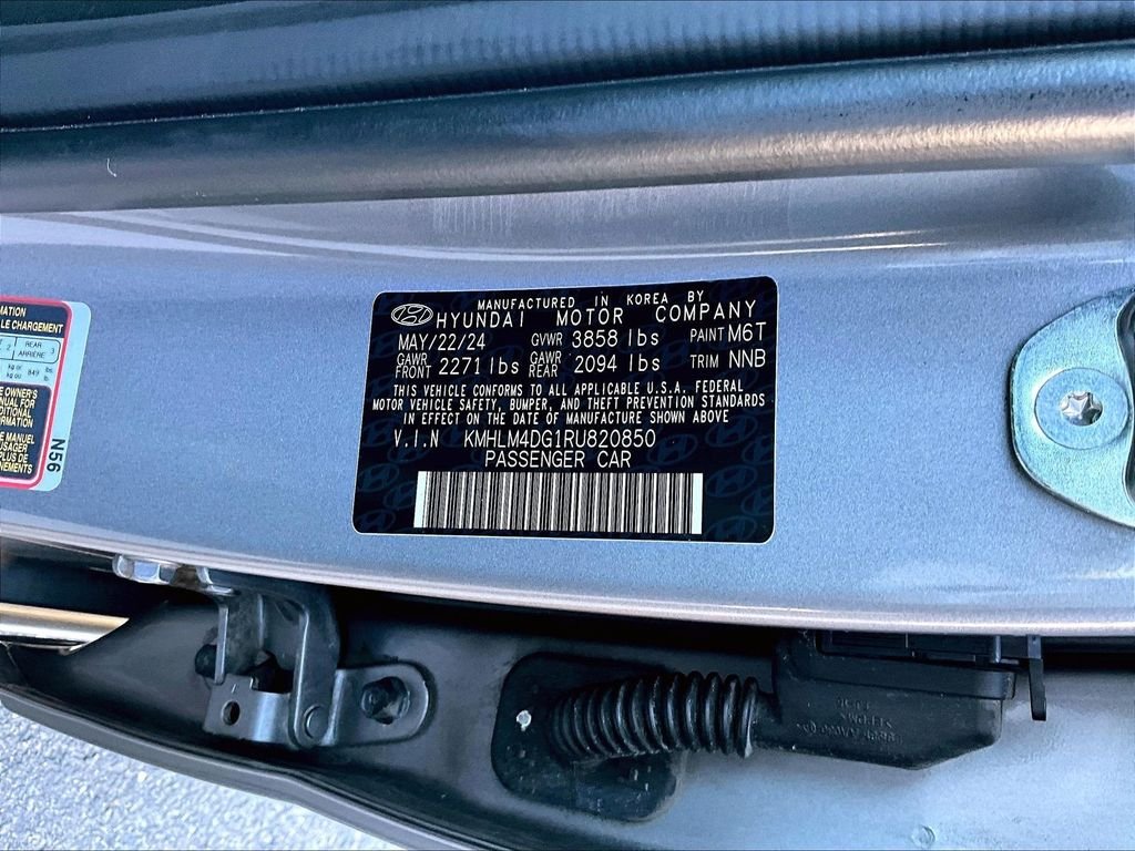 Used 2024 Fluid Metal Hyundai SEL image 34