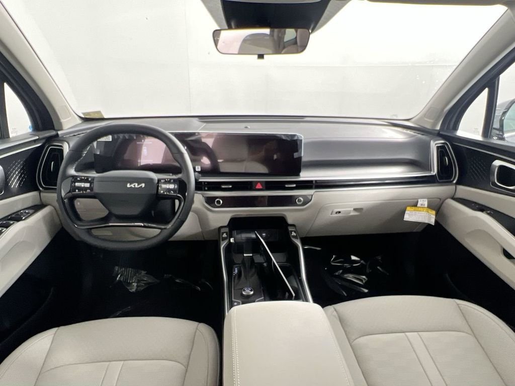 New 2026 Wolf Gray Kia S image 32