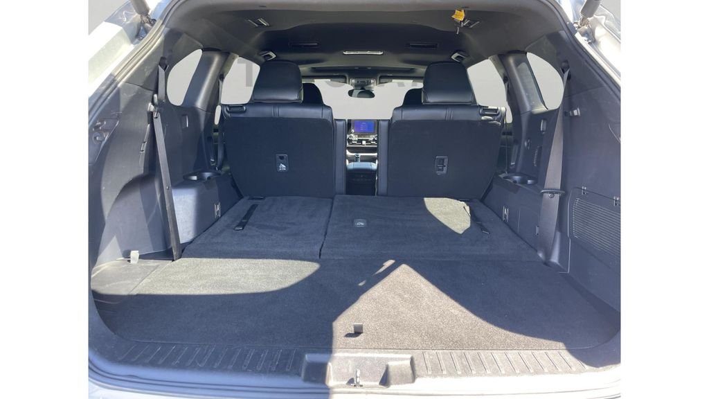 Used 2025 Silver Toyota XLE image 9