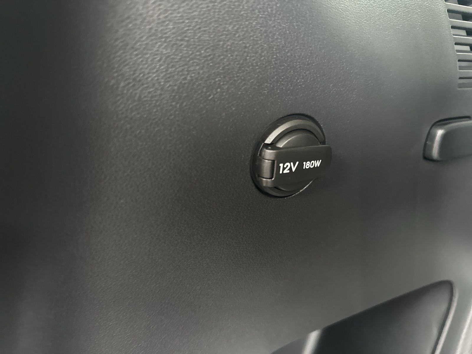 2025 Hyundai Santa Fe SE - Photo 29
