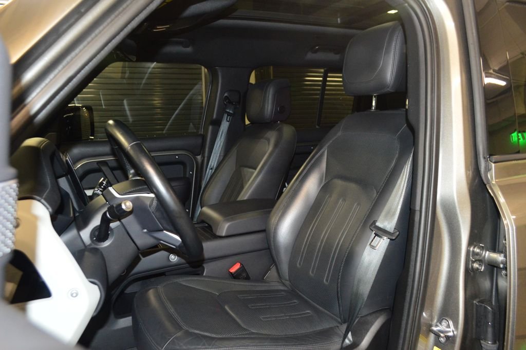 Used 2022 Gray Land Rover XS Edition image 5