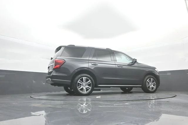 Used 2022 Gray Ford Limited image 40