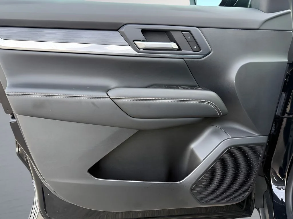 Used 2026 Black GMC Elevation image 9