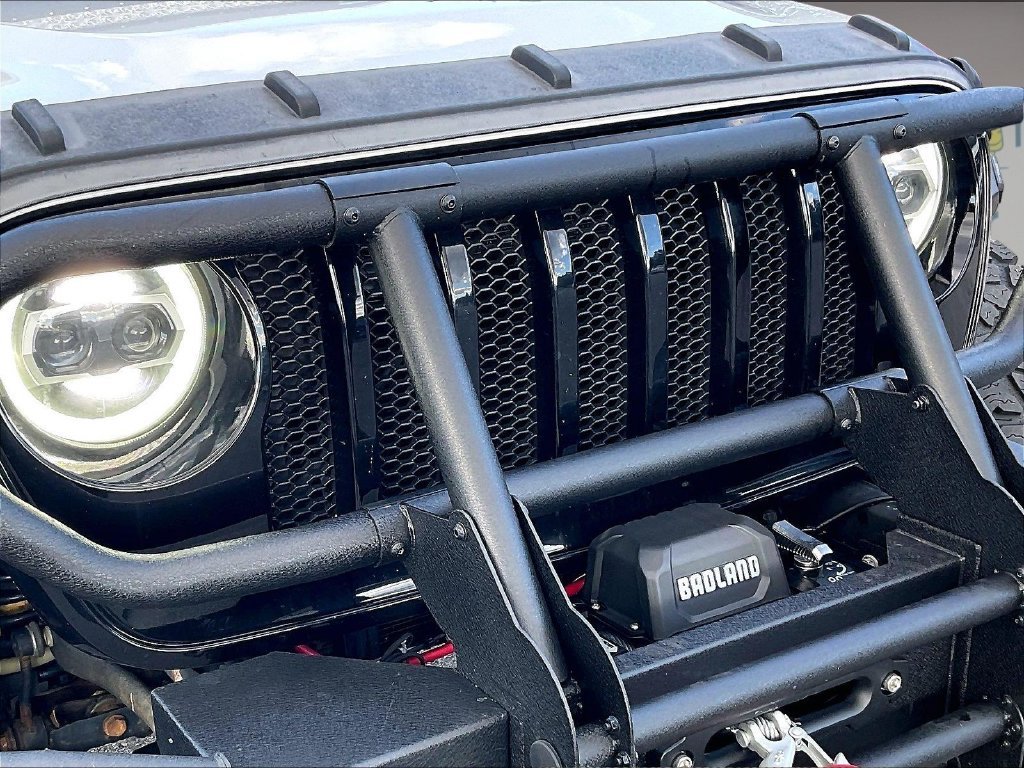 Used 2021 Bright White Clearcoat Jeep Unlimited Willys image 27