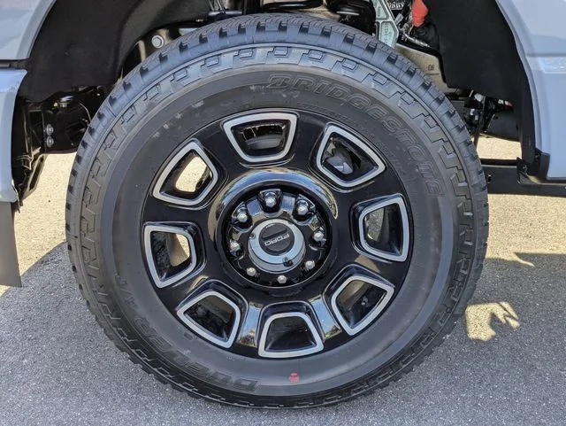 New 2026 Glacier Gray Metallic Tri-Coat Ford F-250® Platinum® image 11