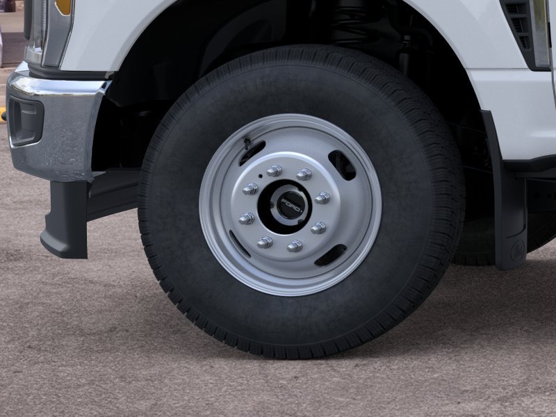 New 2026 Oxford White Ford F-350® XL image 19