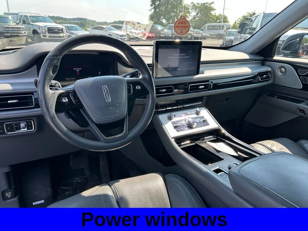 Used 2020 Gray Lincoln Grand Touring image 10