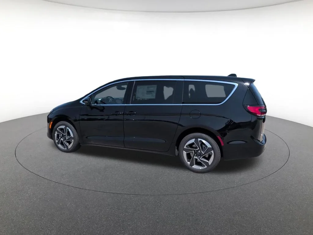 New 2027 Black Chrysler Limited image 9