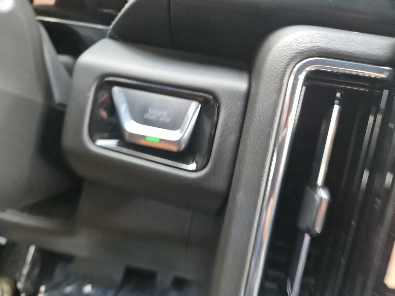 2026 GMC Yukon Denali - Photo 14