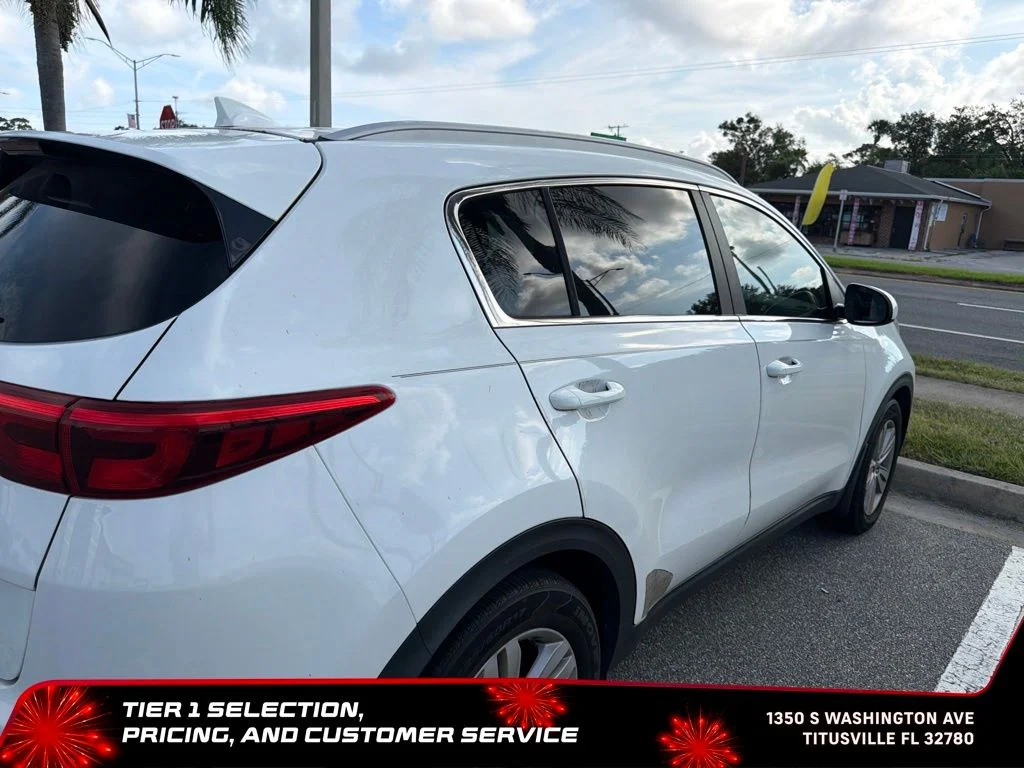 Used 2017 White Kia LX image 3