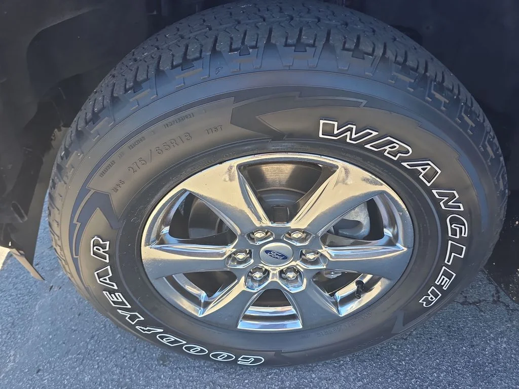 Used 2020 Blue Ford XLT image 26