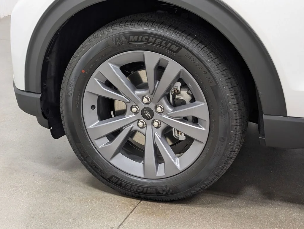 New 2026 Star White Metallic Tri-Coat Ford Active image 2